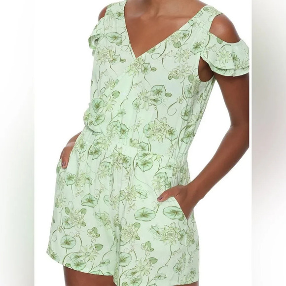 HOT TOPIC x DISNEY x HER UNIVERSE Tiana Cold Shoulder Romper - Picture 2 of 10